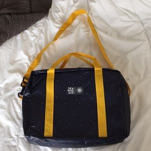 Limited edition lululemon Seawheeze bag